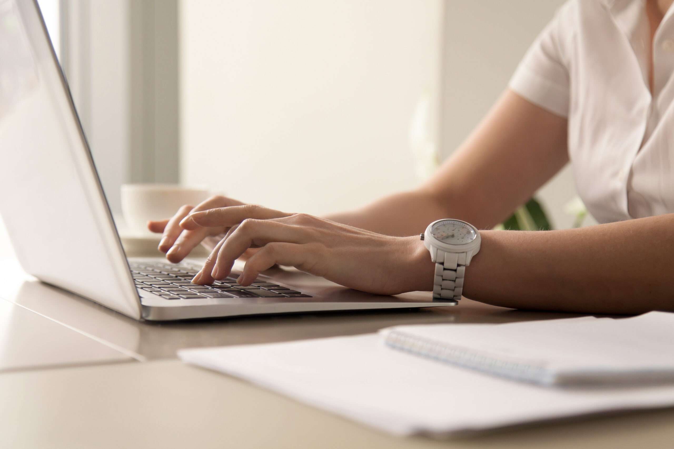 Gestão de conteúdo em escala no WordPress: como manter performance em portais com atualizações constantes de editais